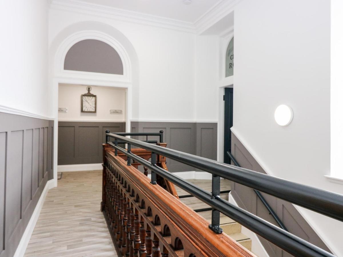 The Court Room At The Institute Executive Apartments Keith Εξωτερικό φωτογραφία